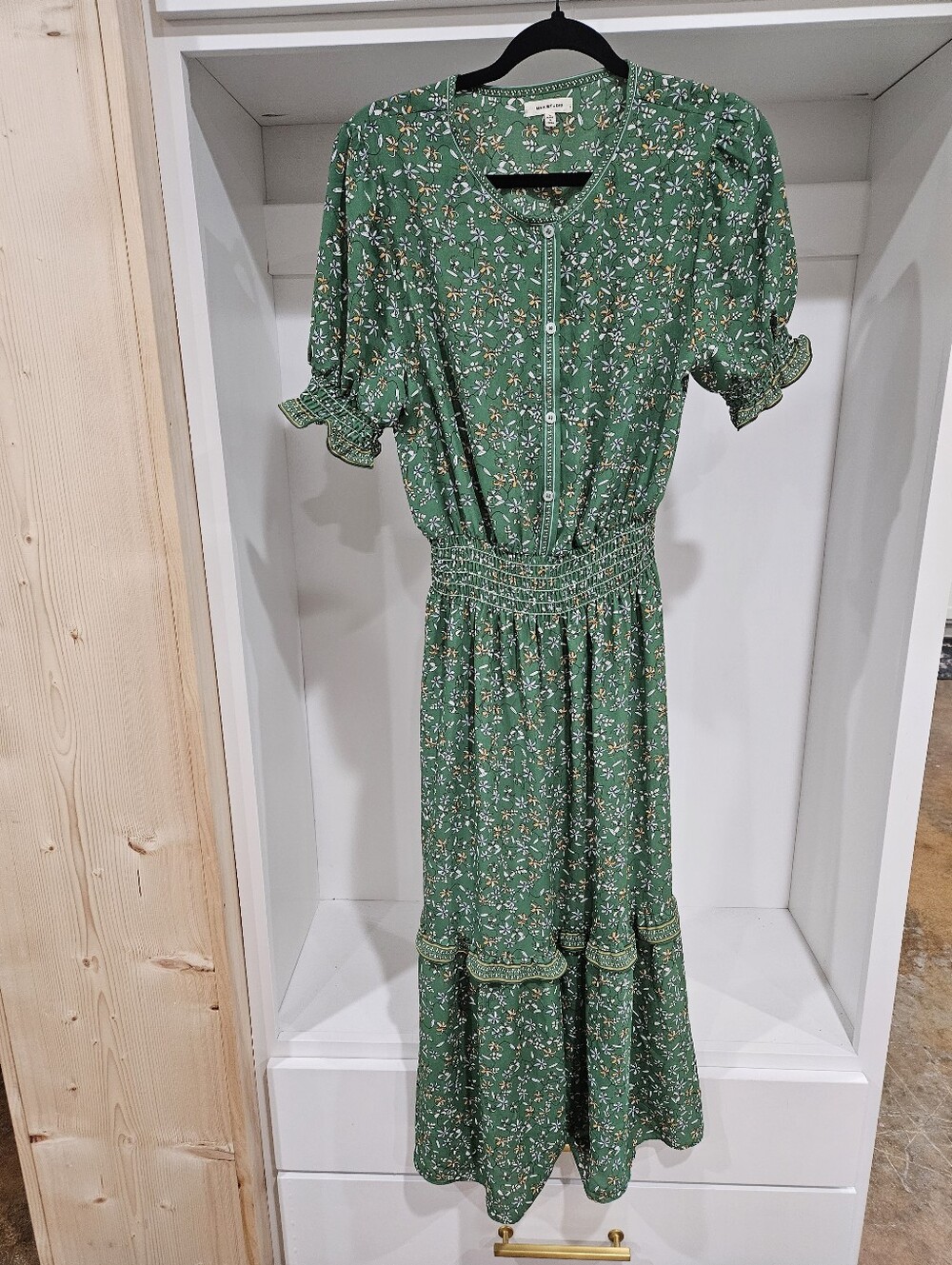 Green Floral Tiered Midi Dress - Unknown Brand